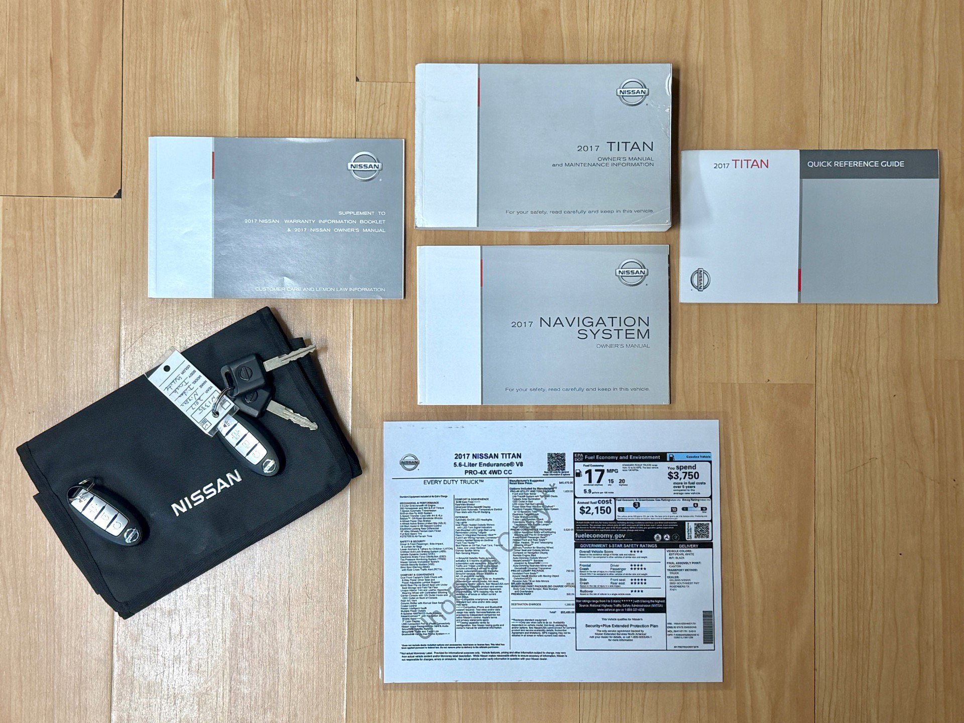 Used 2017 Nissan Titan PRO-4X w/ Pro-4x Convenience Package image 23