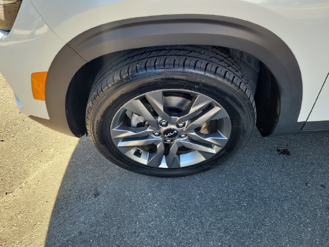 Used 2023 Kia Seltos S FWD image 6