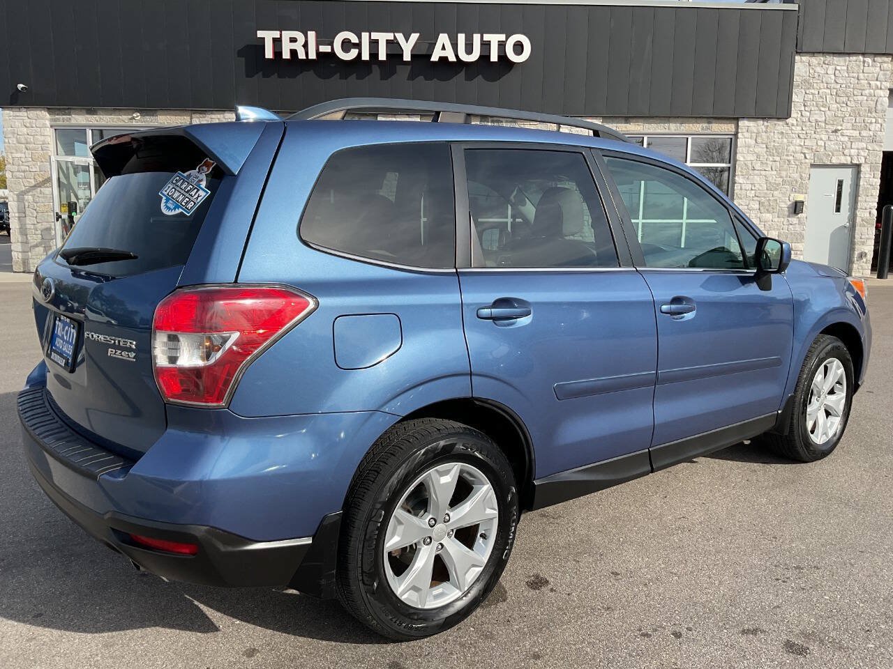 Used 2016 Subaru Forester 2.5i Limited AWD/4WD image 7