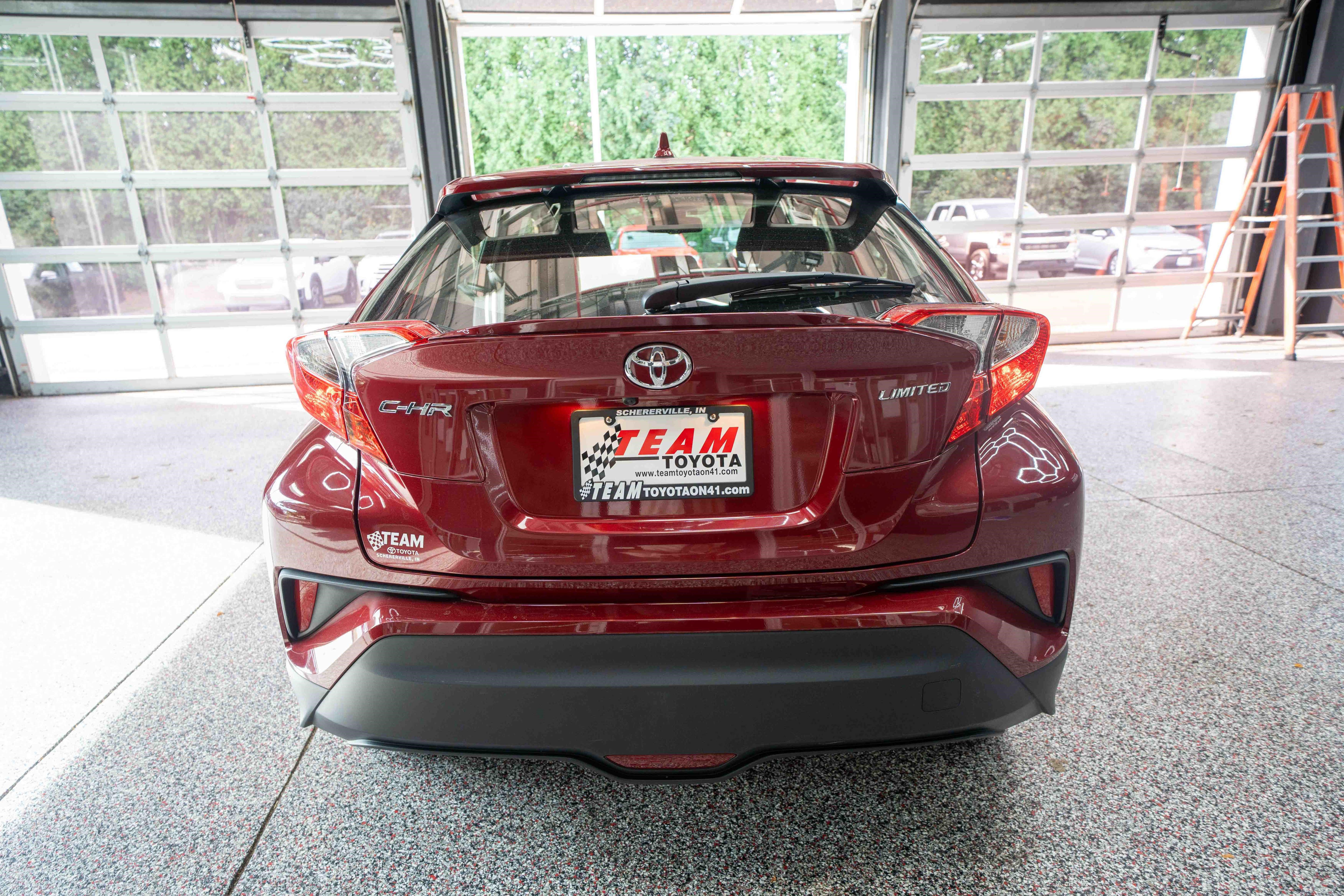 Used 2019 Toyota C-HR Limited FWD image 3