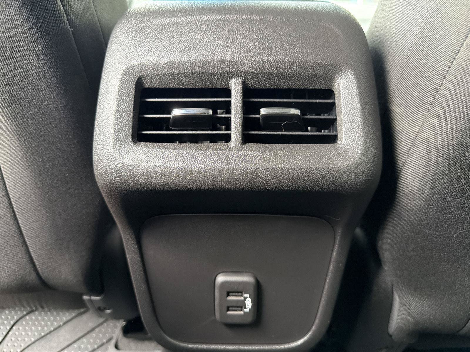 Used 2023 Chevrolet Equinox LT AWD/4WD image 37