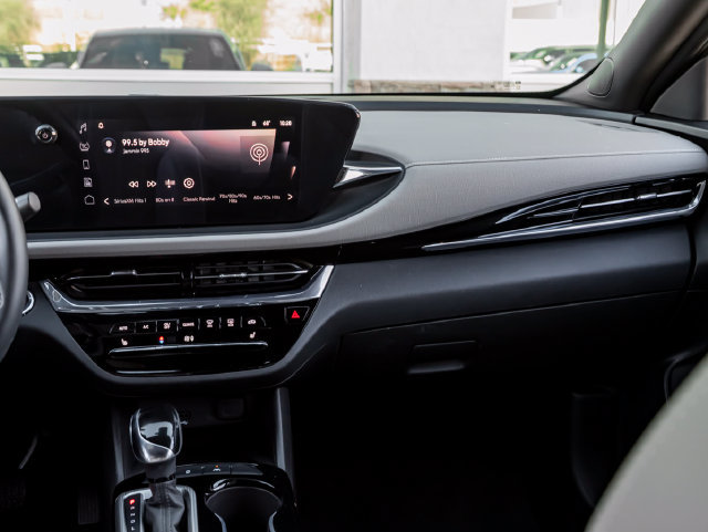Used 2025 Buick Envista Avenir FWD image 27