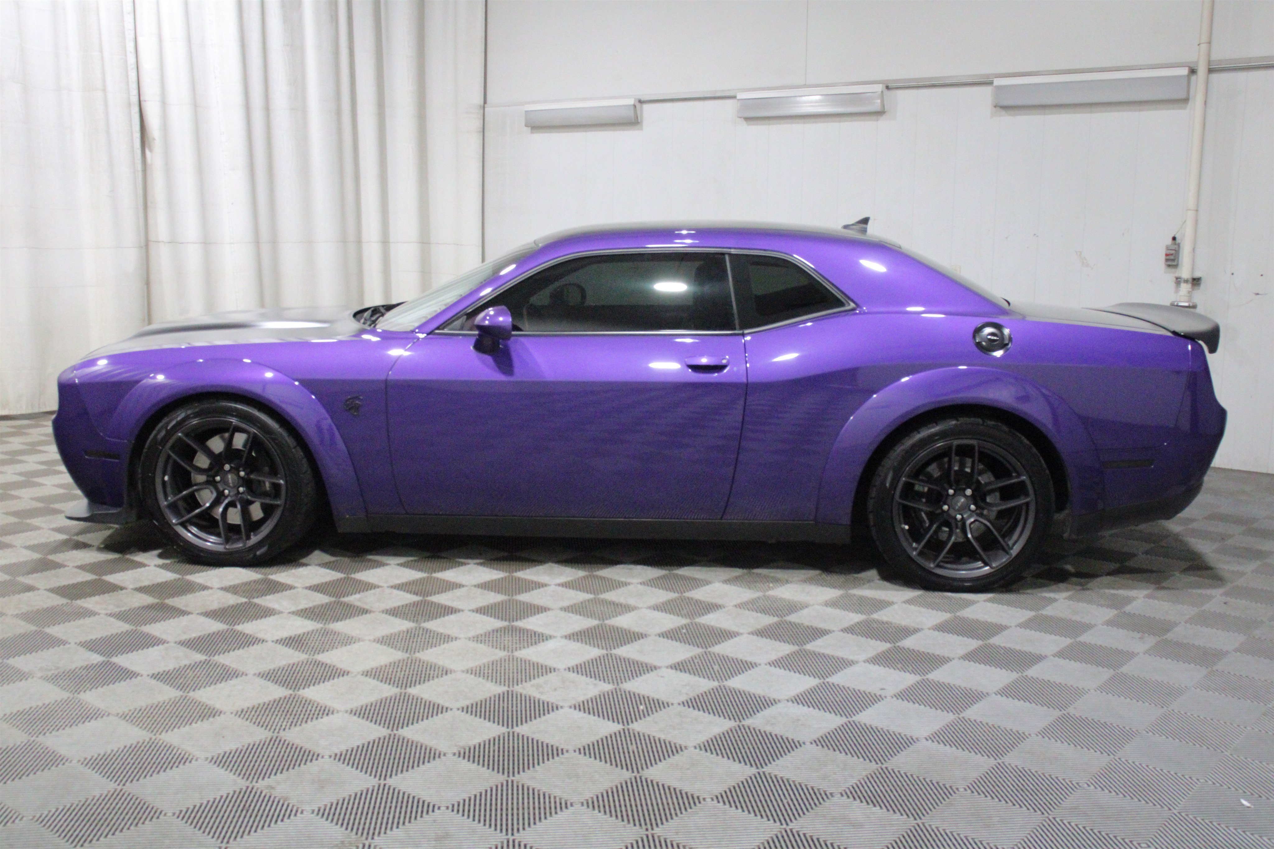 Used 2019 Dodge Challenger SRT Hellcat Redeye image 33