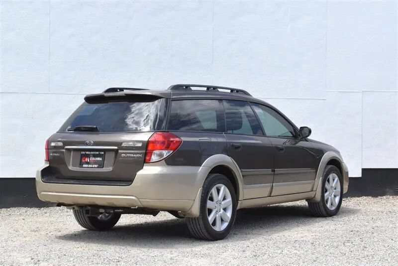 Used 2008 Subaru Outback 2.5i L.L. Bean AWD/4WD image 5