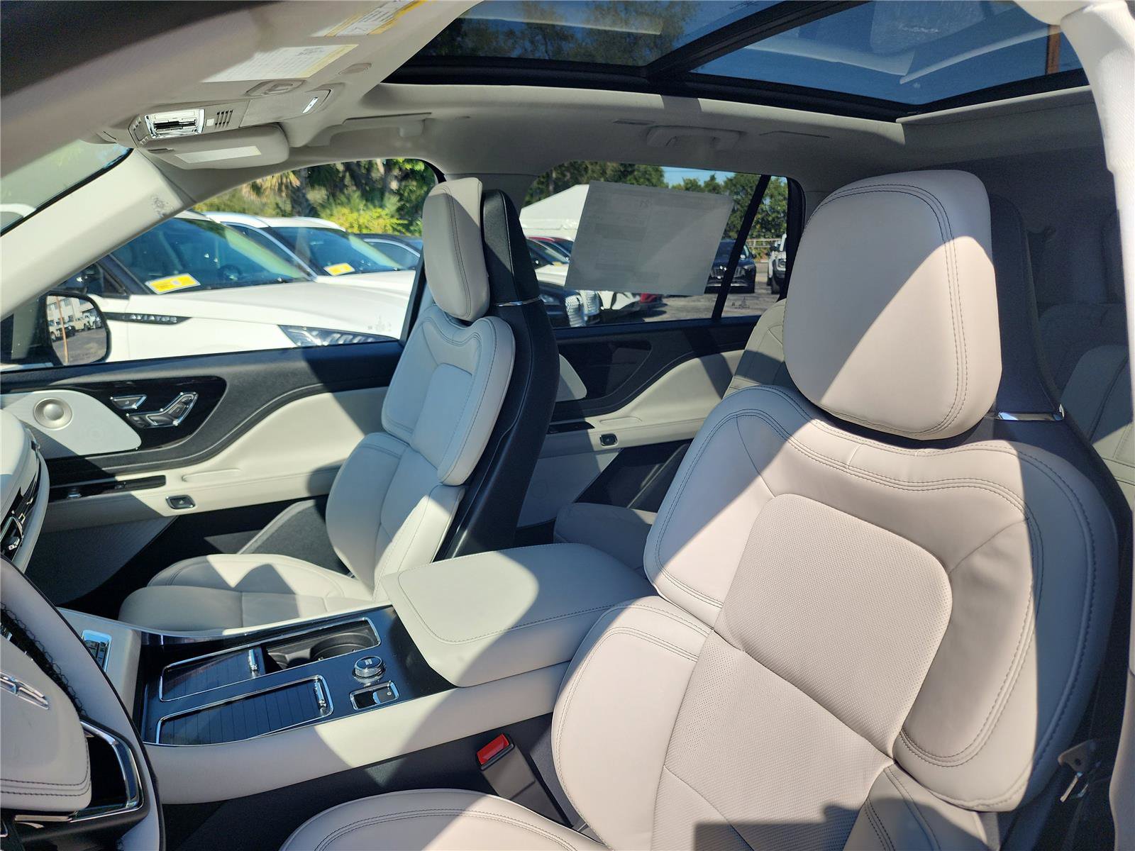 New 2026 Lincoln Aviator Reserve w/ Luxury Package RWD image 14