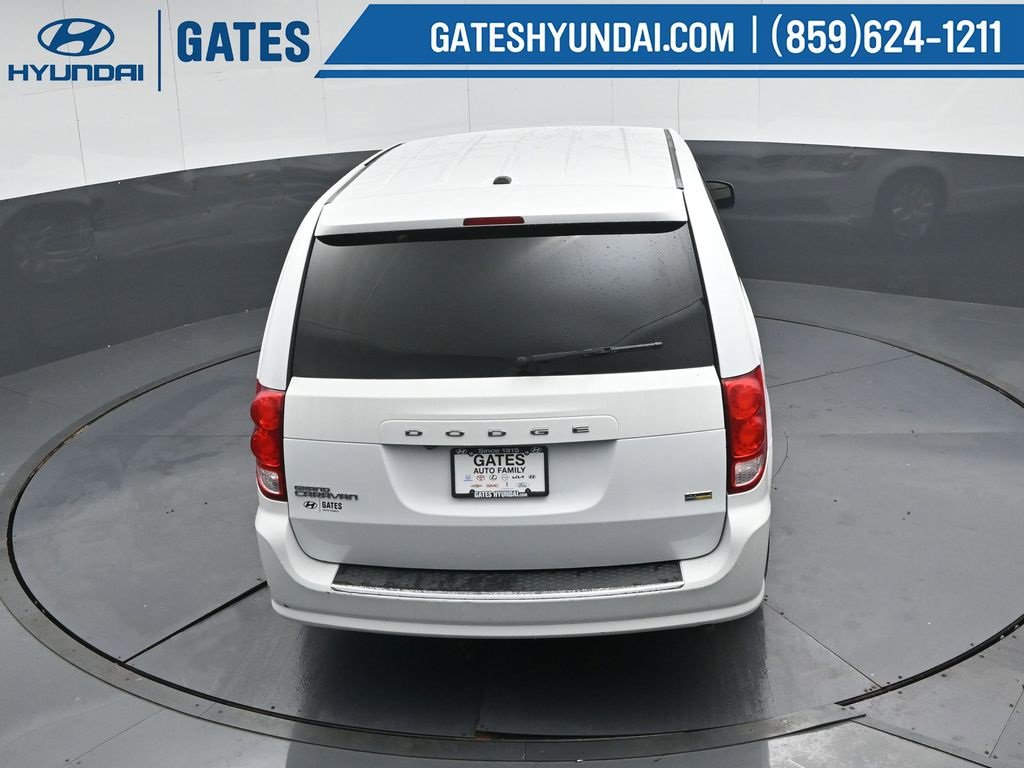 Used 2018 Dodge Grand Caravan SE w/ UConnect Hands-Free Group image 18