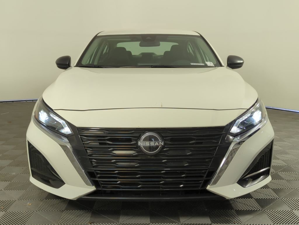 Used 2025 Nissan Altima 2.5 SV image 10