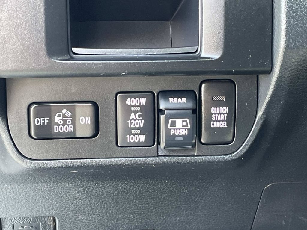 Used 2017 Toyota Tacoma TRD Off-Road w/ Premium & Technology Package AWD/4WD image 24
