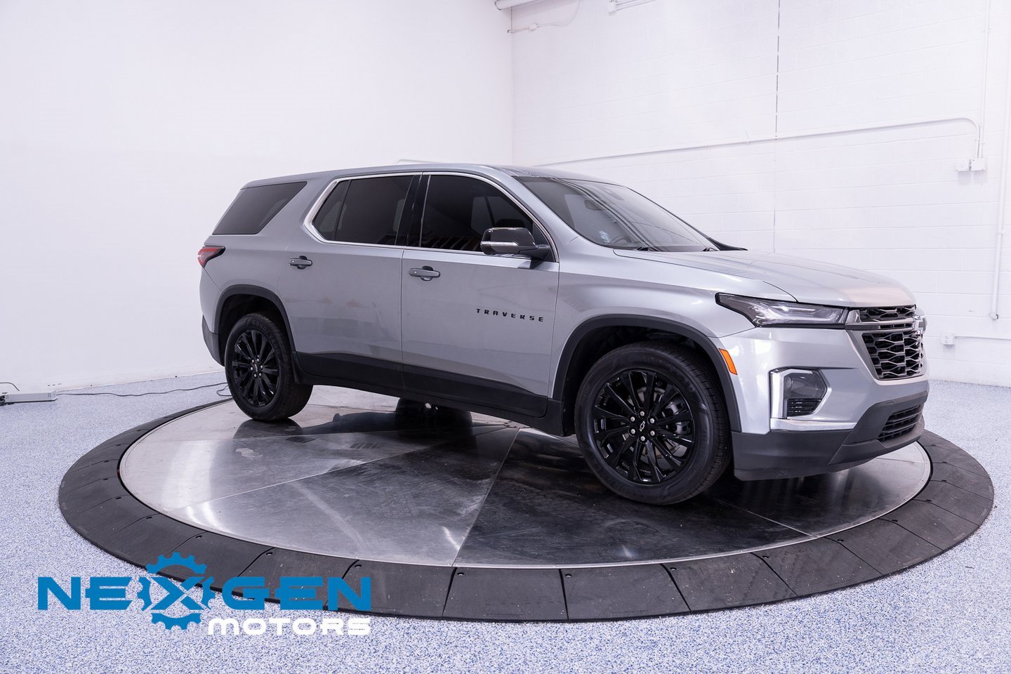 Used 2023 Chevrolet Traverse RS w/ LPO, Floor Liner Package image 2