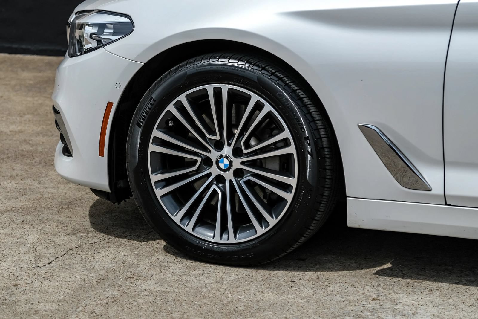 Used 2019 BMW 540i xDrive AWD/4WD image 54
