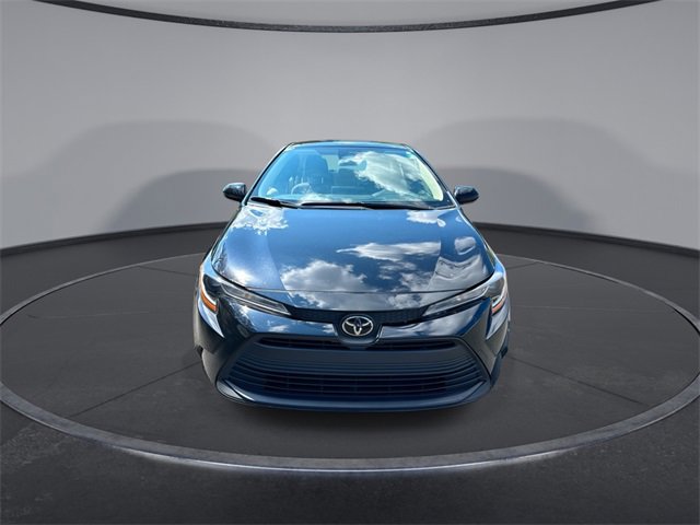 Used 2023 Toyota Corolla LE image 3