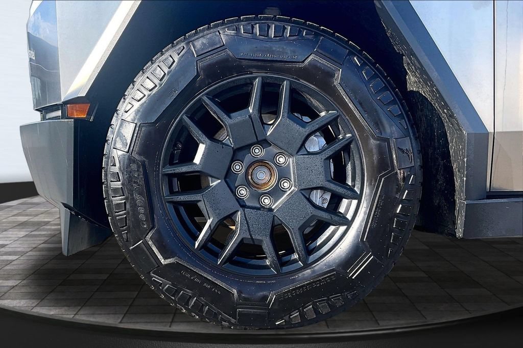 Used 2024 Tesla Cybertruck Cyberbeast AWD/4WD image 8