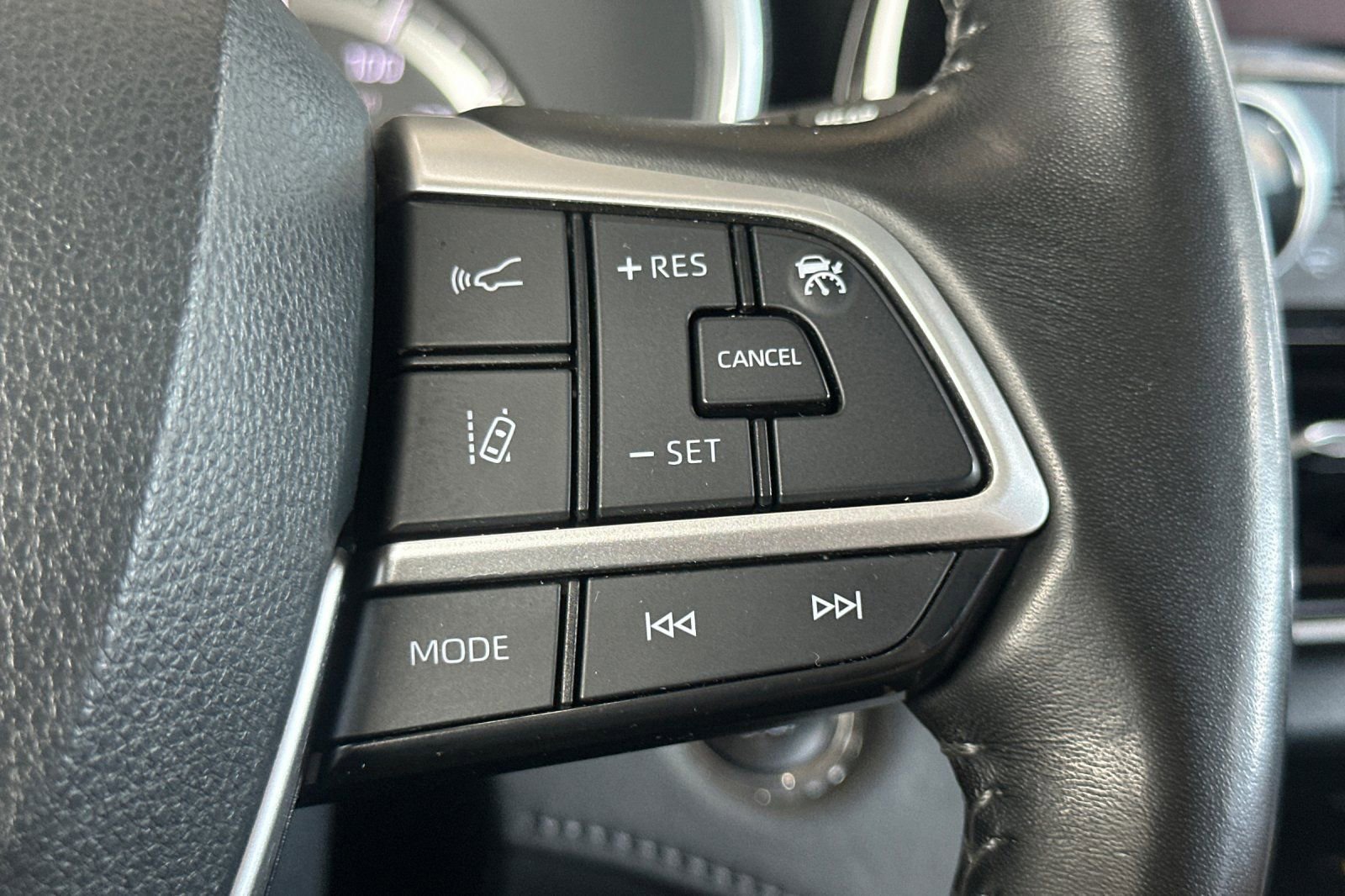 Used 2023 Toyota Highlander XLE image 29