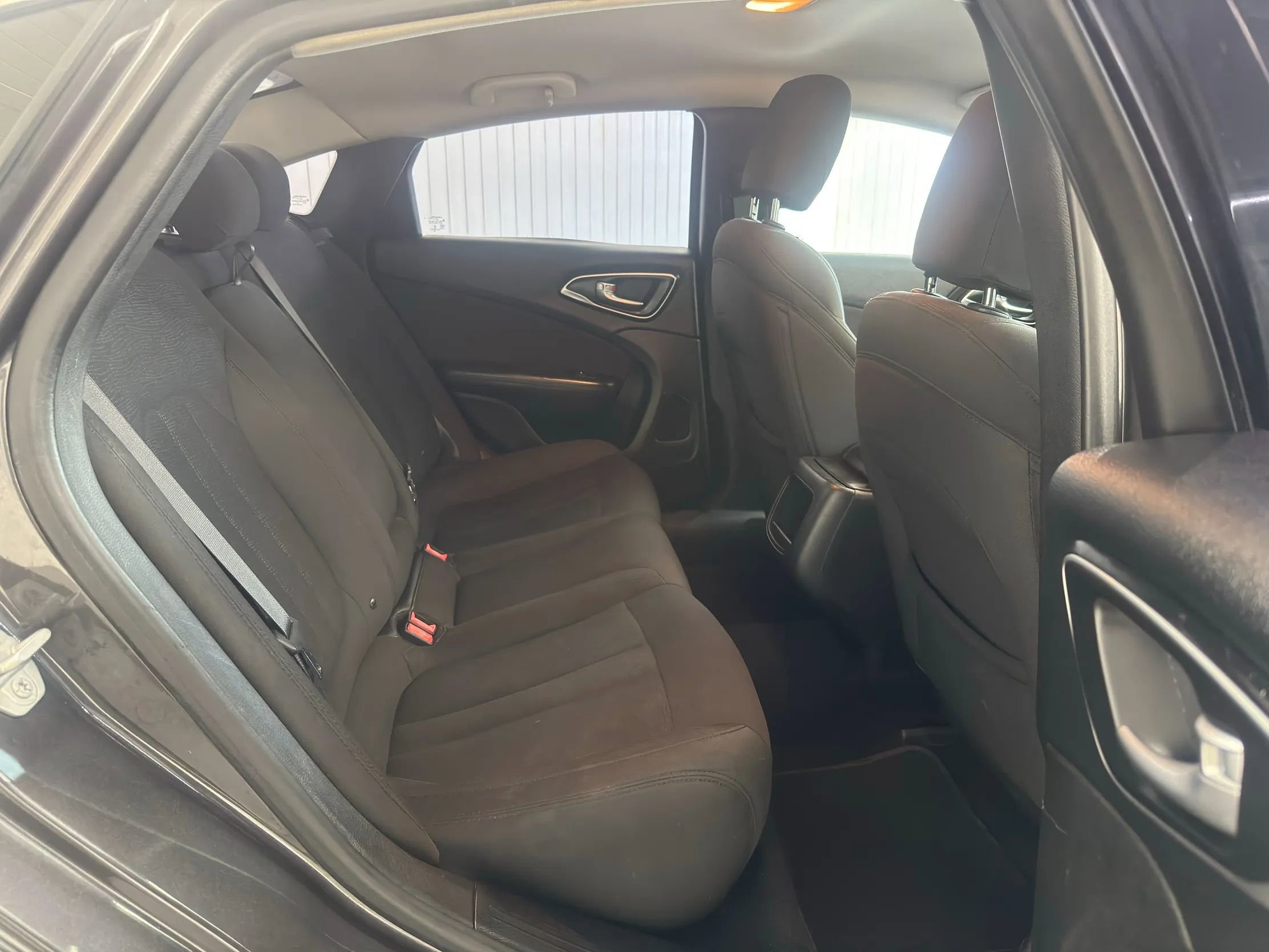 Used 2015 Chrysler 200 Limited w/ Convenience Group image 11