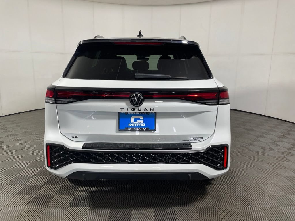 New 2026 Volkswagen Tiguan SE R-Line AWD/4WD image 4