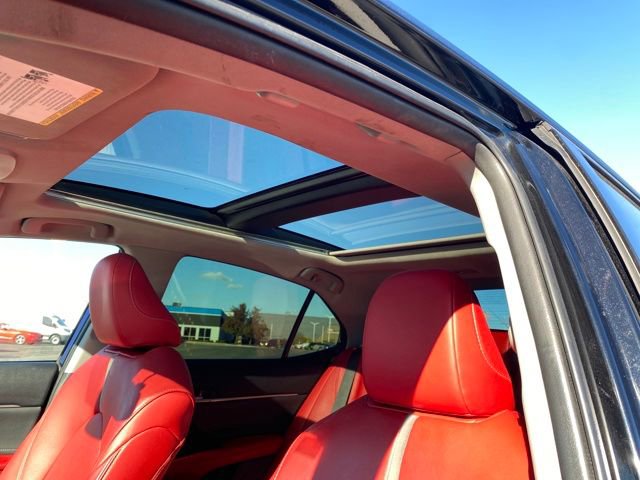 Used 2018 Toyota Camry XSE image 13