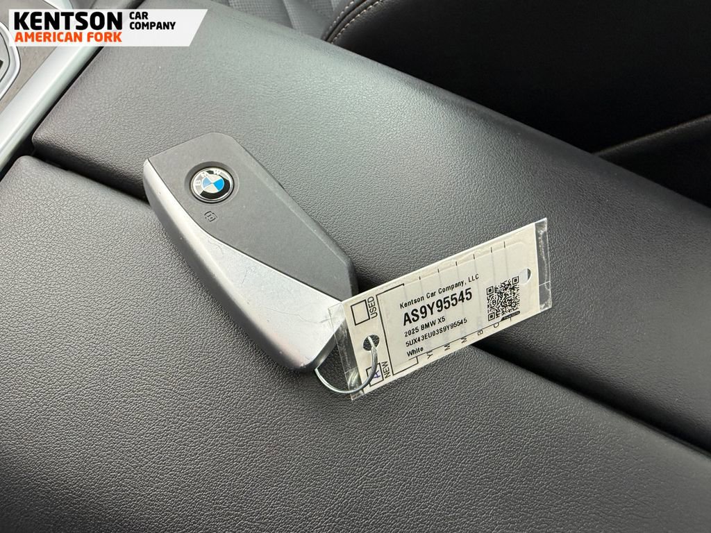 Used 2025 BMW X5 xDrive50e image 36