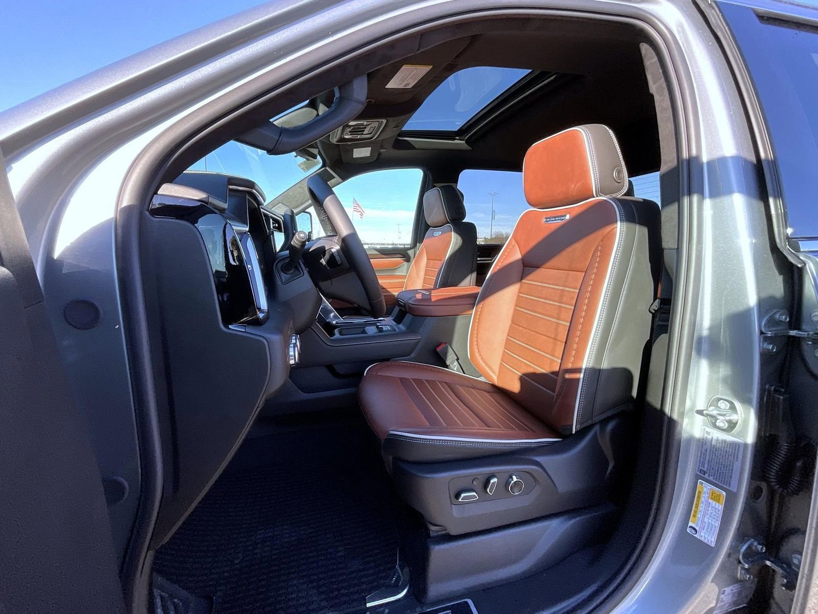 New 2026 GMC Sierra 2500 Denali Ultimate w/ Max Trailering Package image 10