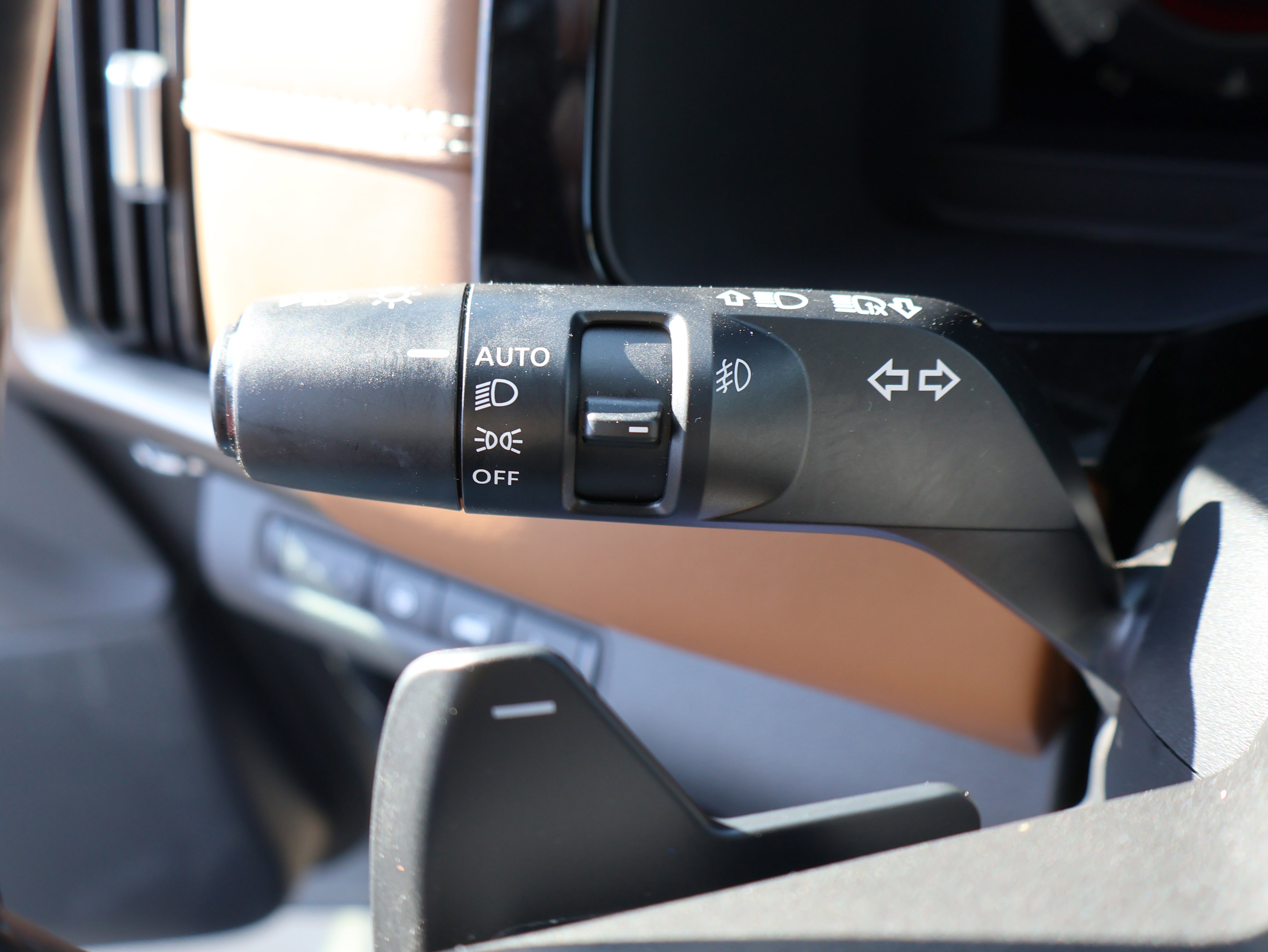 Used 2023 Nissan Pathfinder Platinum w/ Lighting Package (N93) image 37