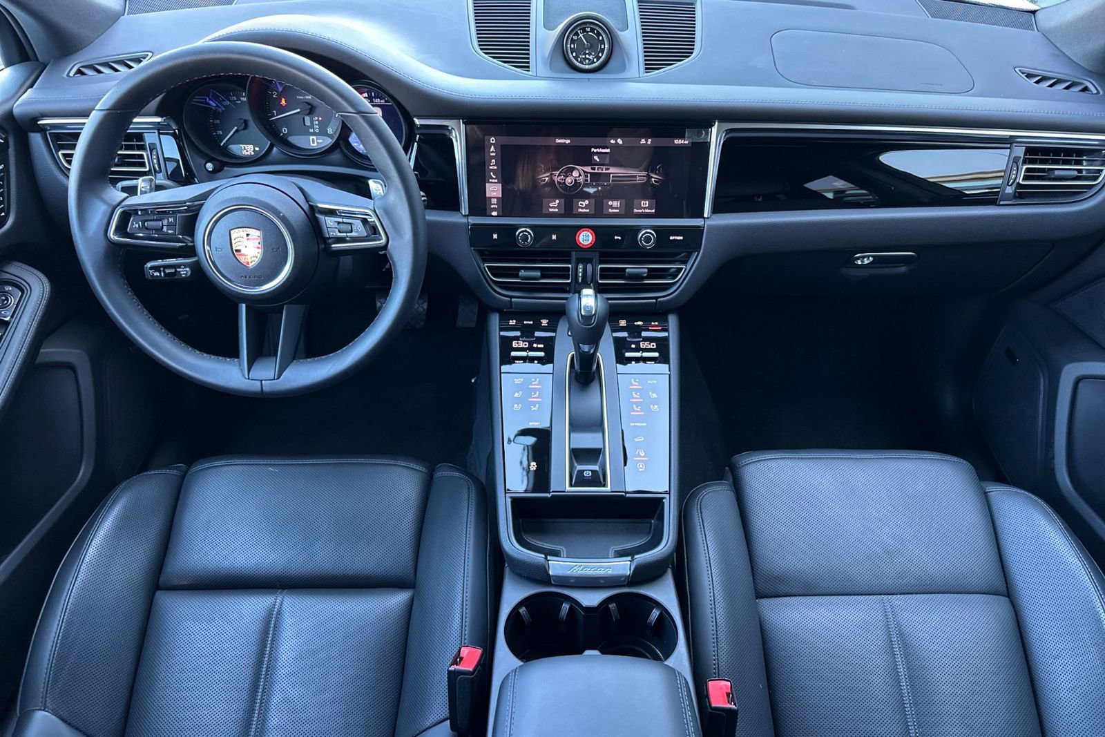 Used 2025 Porsche Macan AWD/4WD image 6