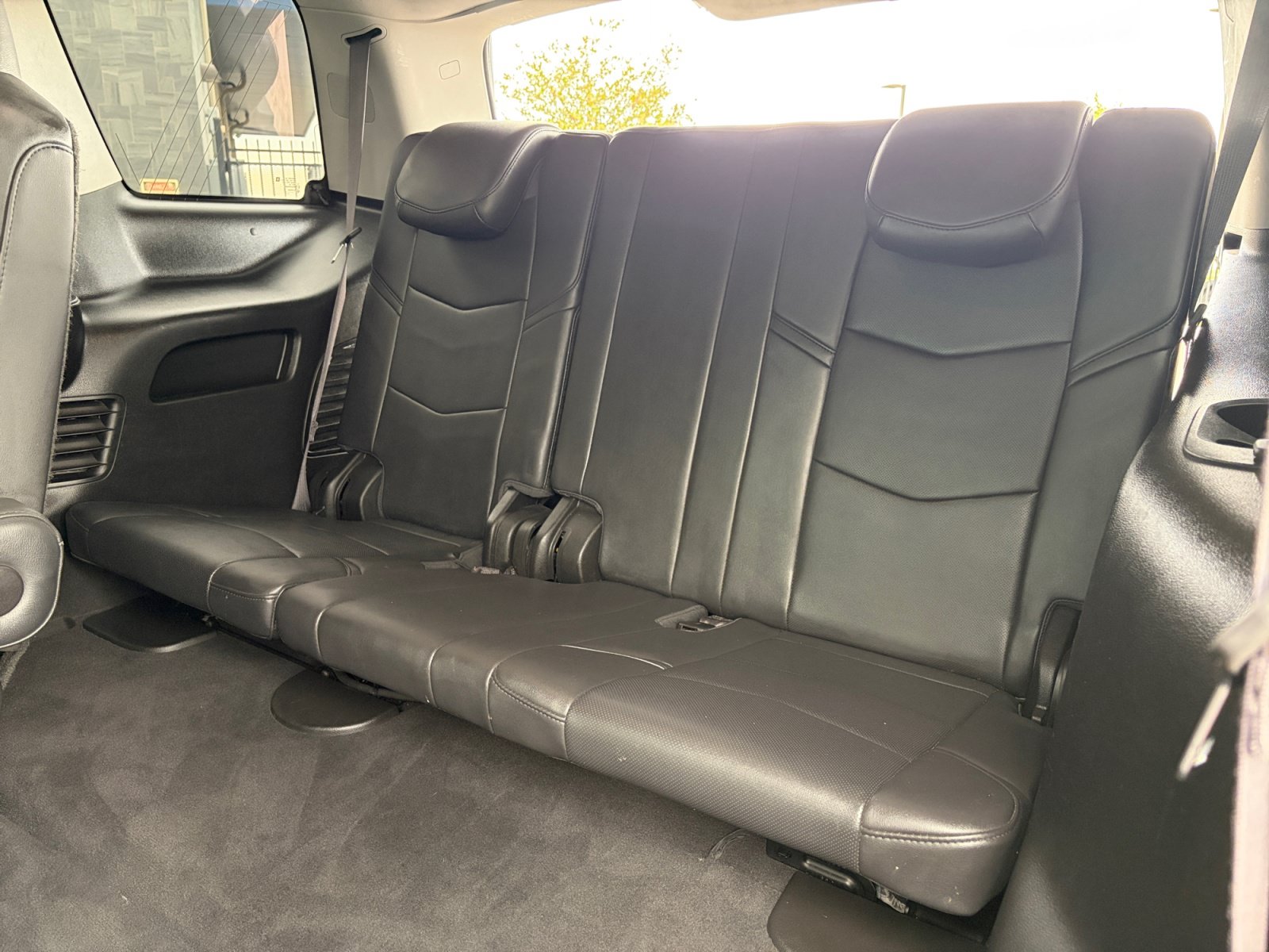 Used 2017 Cadillac Escalade Luxury AWD/4WD image 26