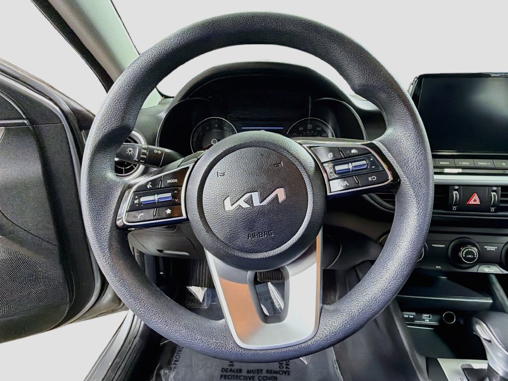 Used 2022 Kia Forte LXS FWD image 13
