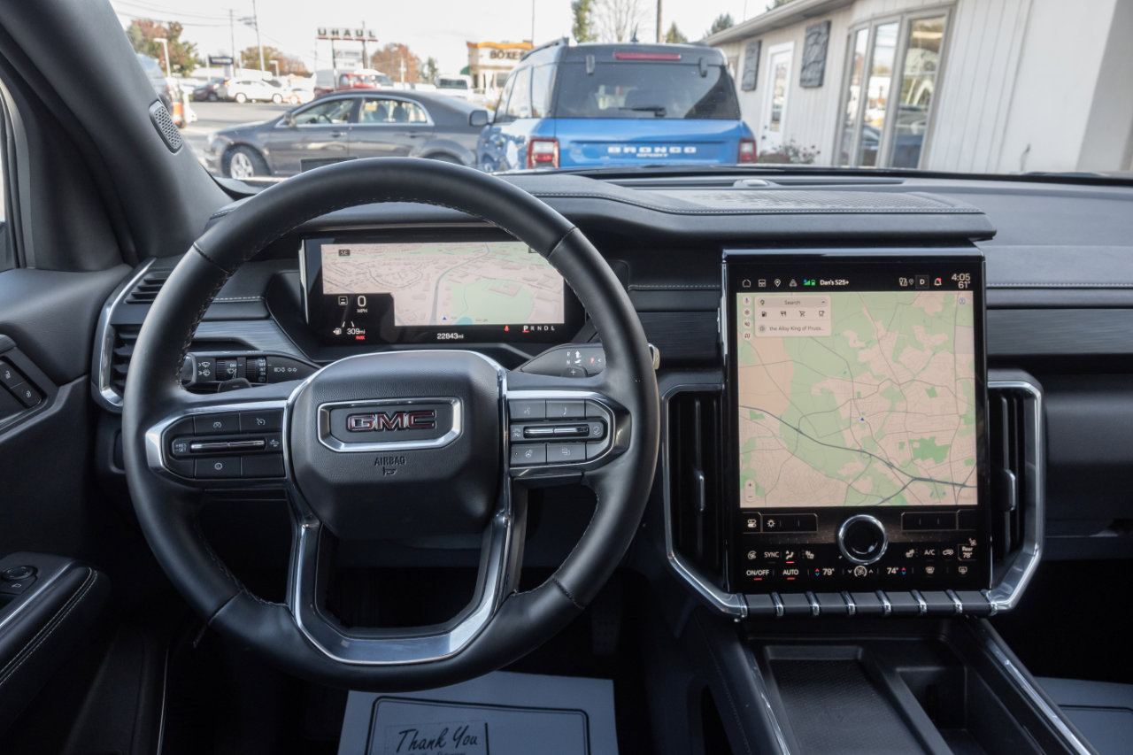 Used 2025 GMC Acadia Elevation image 25