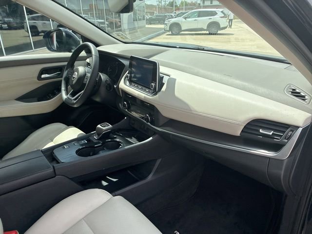 Used 2024 Nissan Rogue SV w/ SV Premium Package FWD image 12