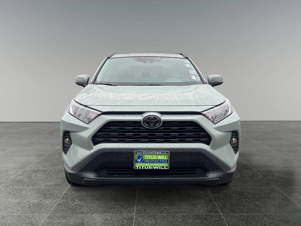 Used 2020 Toyota RAV4 XLE Premium image 3