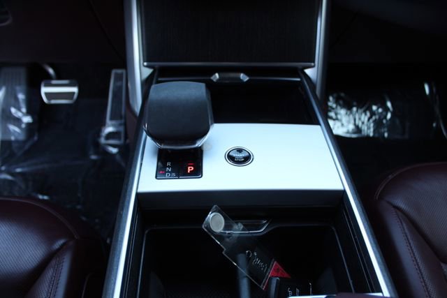 Used 2024 Land Rover Range Rover SE image 16