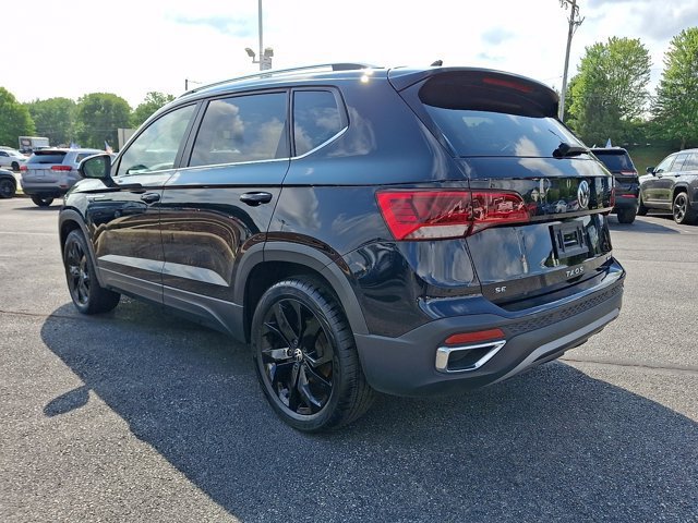 Certified 2023 Volkswagen Taos SE w/ Panoramic Sunroof Package AWD/4WD image 4