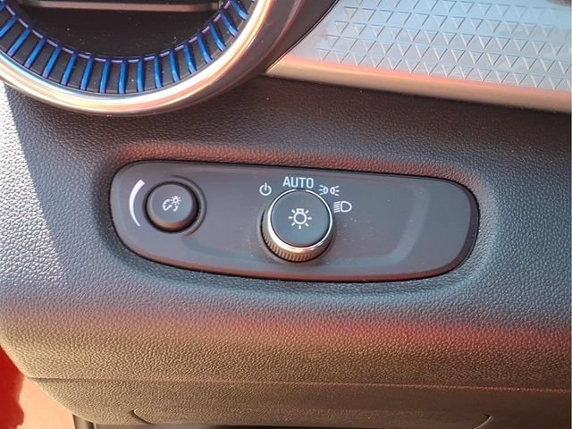 Used 2026 Chevrolet Trax LT FWD image 15