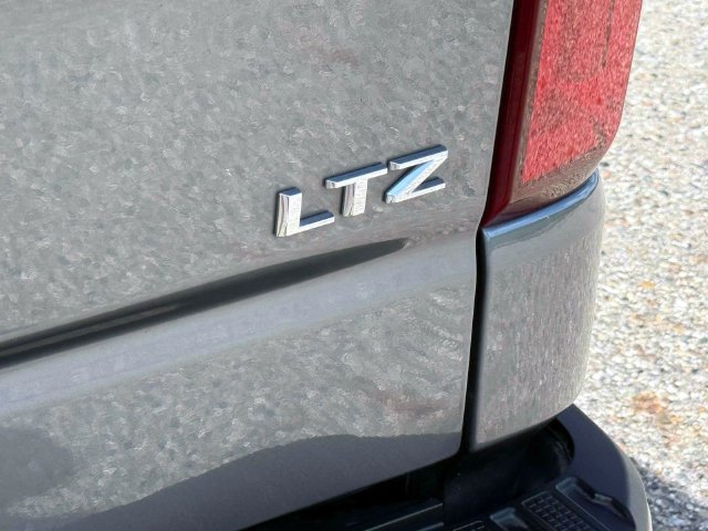 Used 2020 Chevrolet Silverado 1500 LTZ w/ LTZ Premium Package AWD/4WD image 13