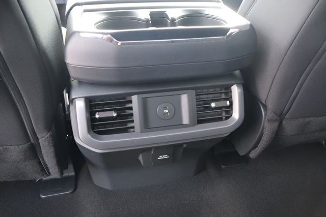 New 2026 Ford F150 XLT w/ XLT Black Appearance Package AWD/4WD image 22