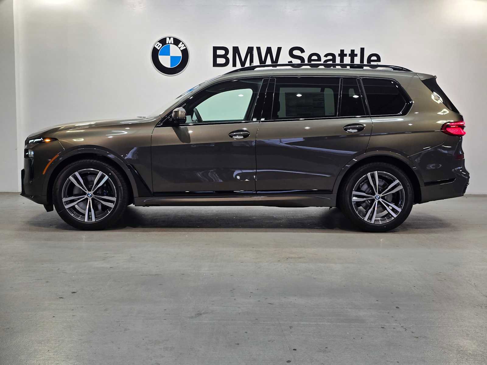 New 2026 BMW X7 xDrive40i w/ M Sport Package image 3