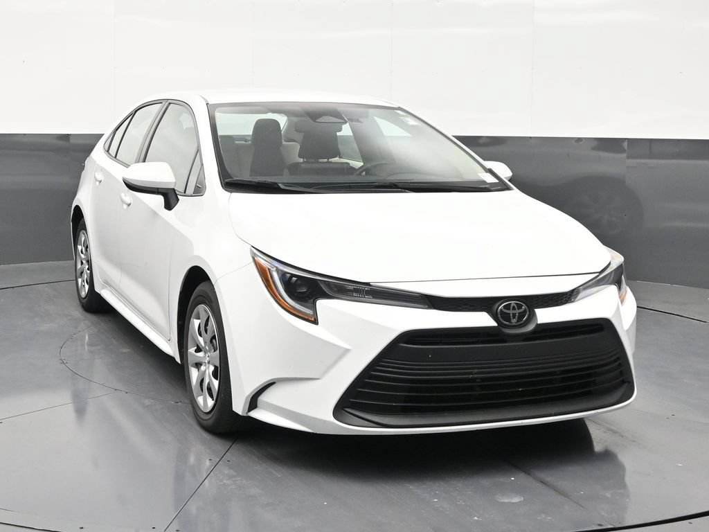 Used 2025 Toyota Corolla LE FWD image 7