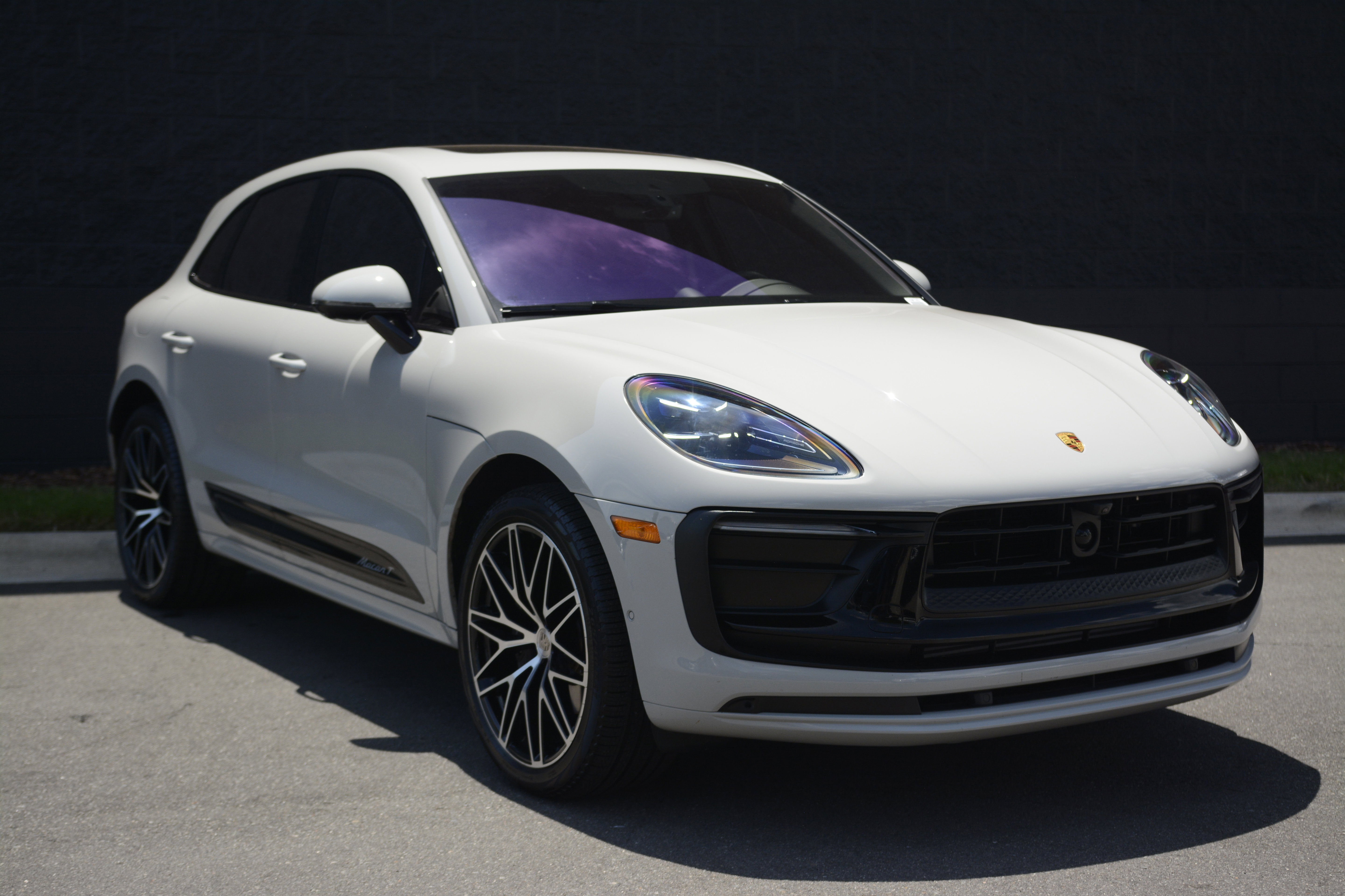 Certified 2026 Porsche Macan Turbo AWD/4WD image 9