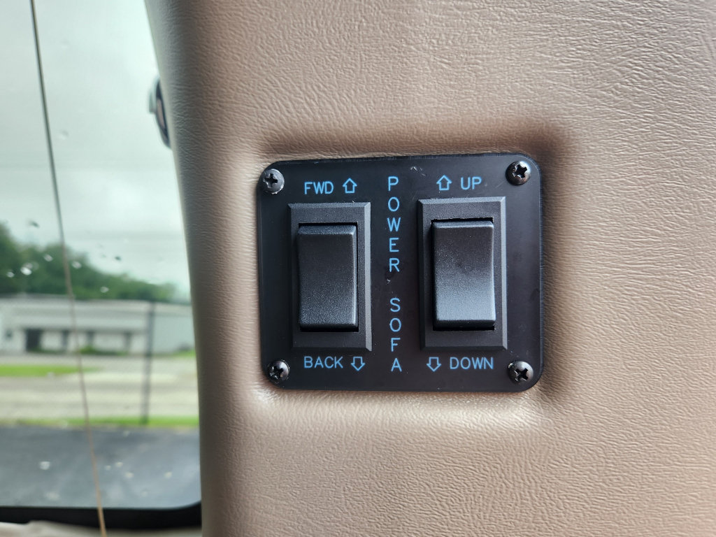 Used 2019 Chevrolet Express 2500 w/ Enhanced Convenience Package RWD image 18