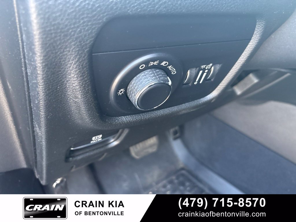 Used 2023 Jeep Grand Cherokee Altitude AWD/4WD image 10