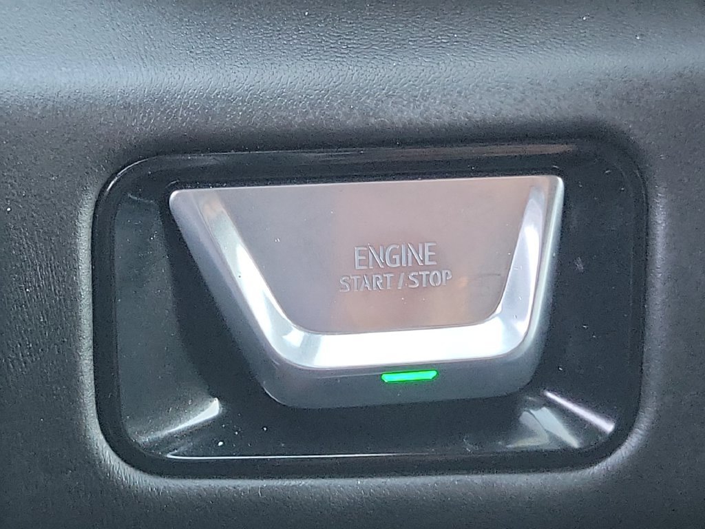 Certified 2025 GMC Yukon XL AT4 Ultimate AWD/4WD image 16