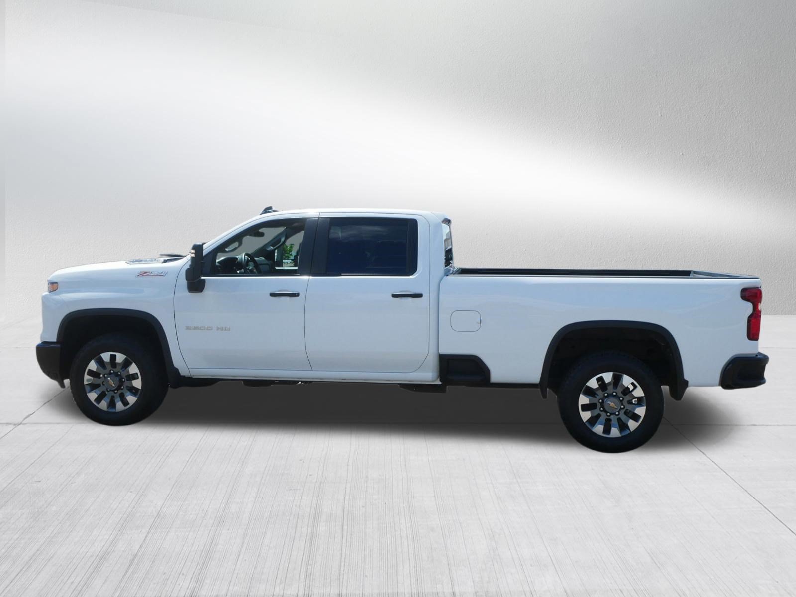 Used 2025 Chevrolet Silverado 2500 Custom w/ Custom Convenience Package AWD/4WD image 4
