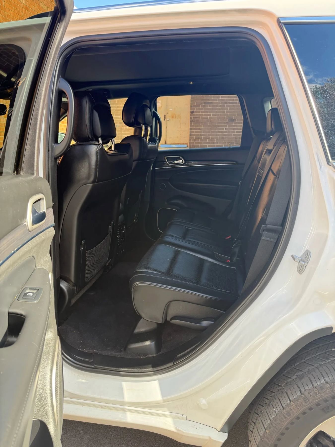 Used 2018 Jeep Grand Cherokee Overland image 13