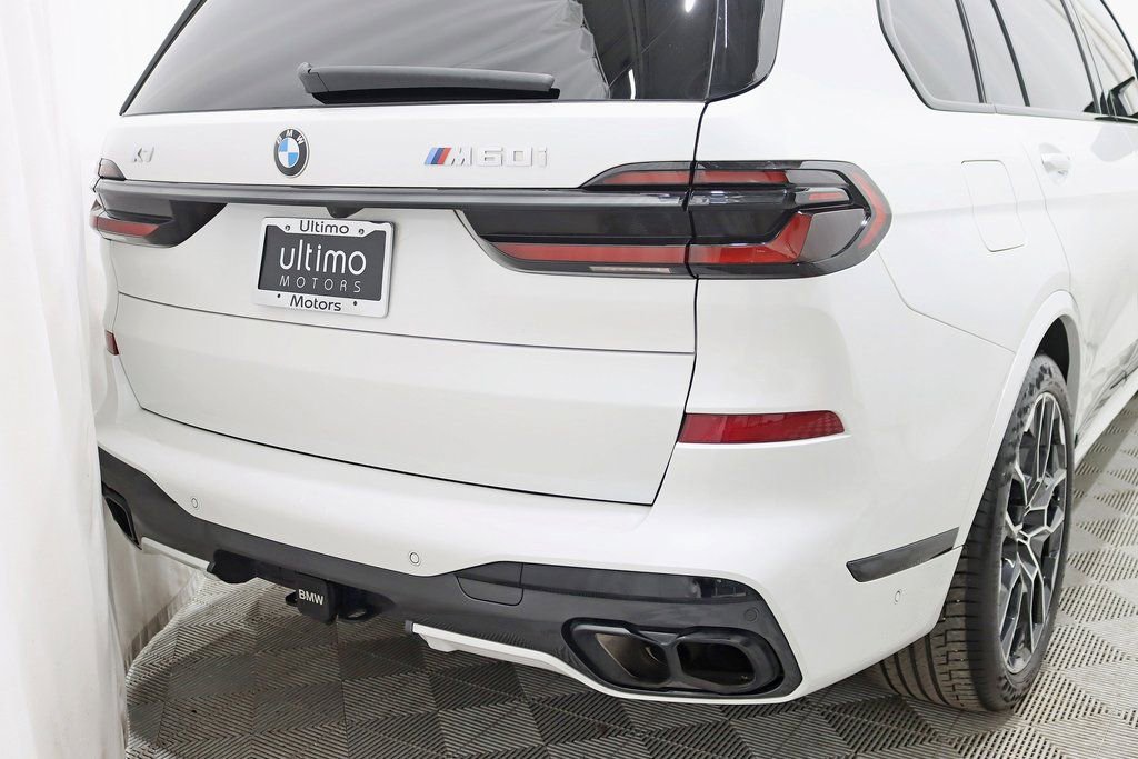 Used 2024 BMW X7 M60i w/ Executive Package image 12