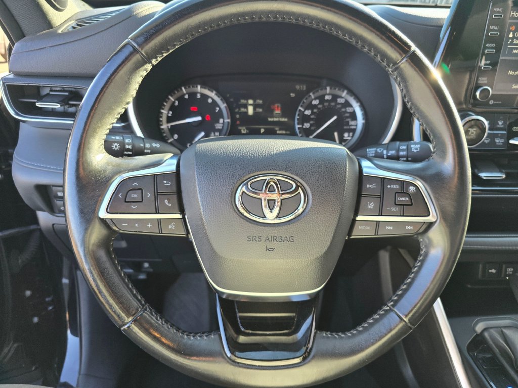 Used 2021 Toyota Highlander XSE FWD image 23