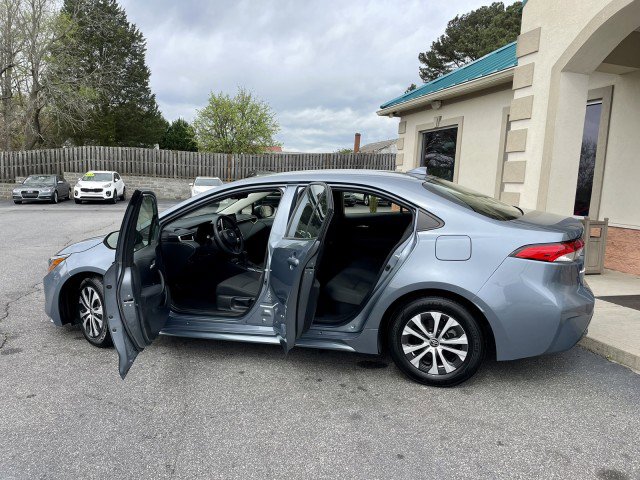 Used 2021 Toyota Corolla LE image 6