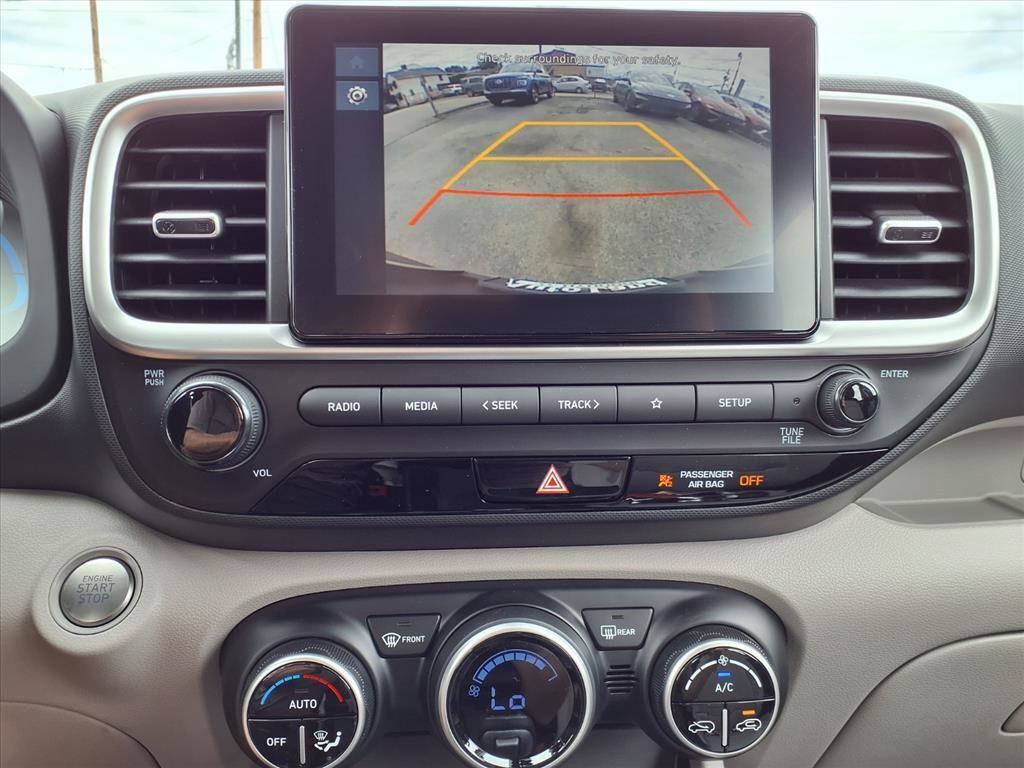 New 2025 Hyundai Venue SEL image 9