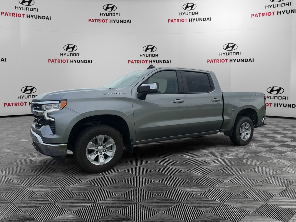 Used 2025 Chevrolet Silverado 1500 LT AWD/4WD image 7