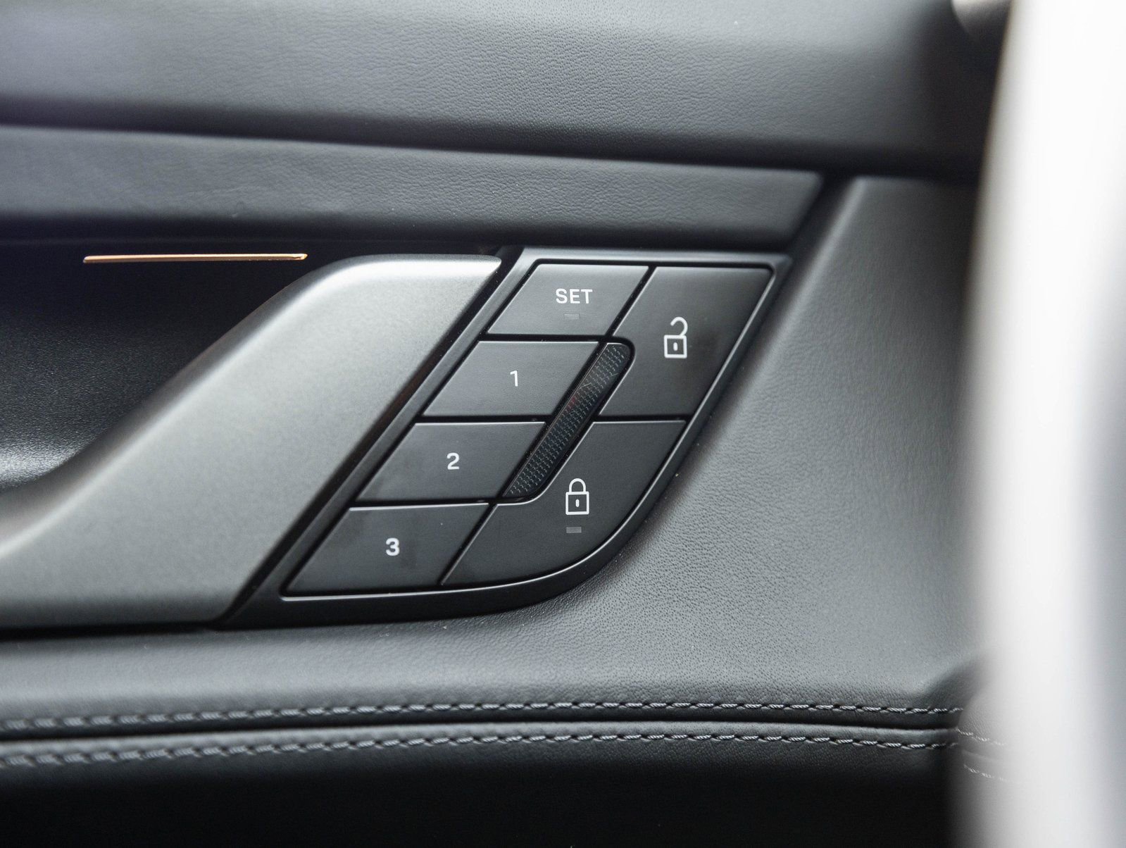 Certified 2025 Porsche Taycan AWD/4WD image 19