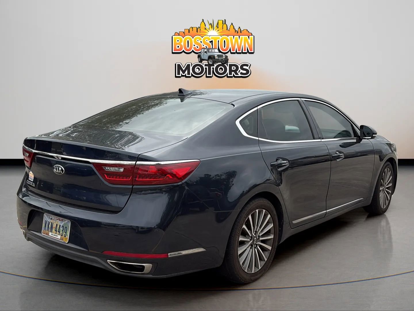 Used 2017 Kia Cadenza Premium FWD image 7