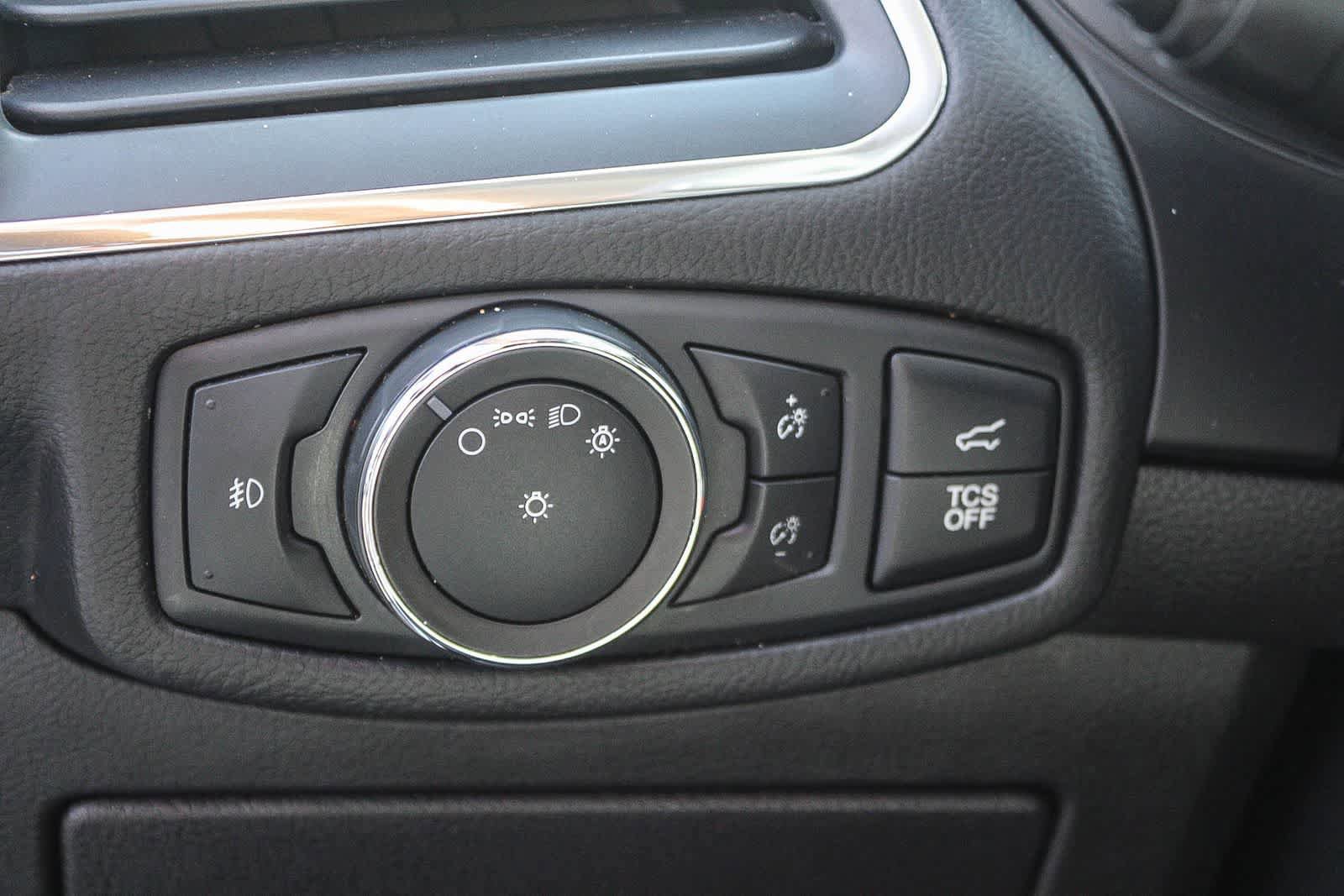 Used 2022 Ford Edge Titanium image 29
